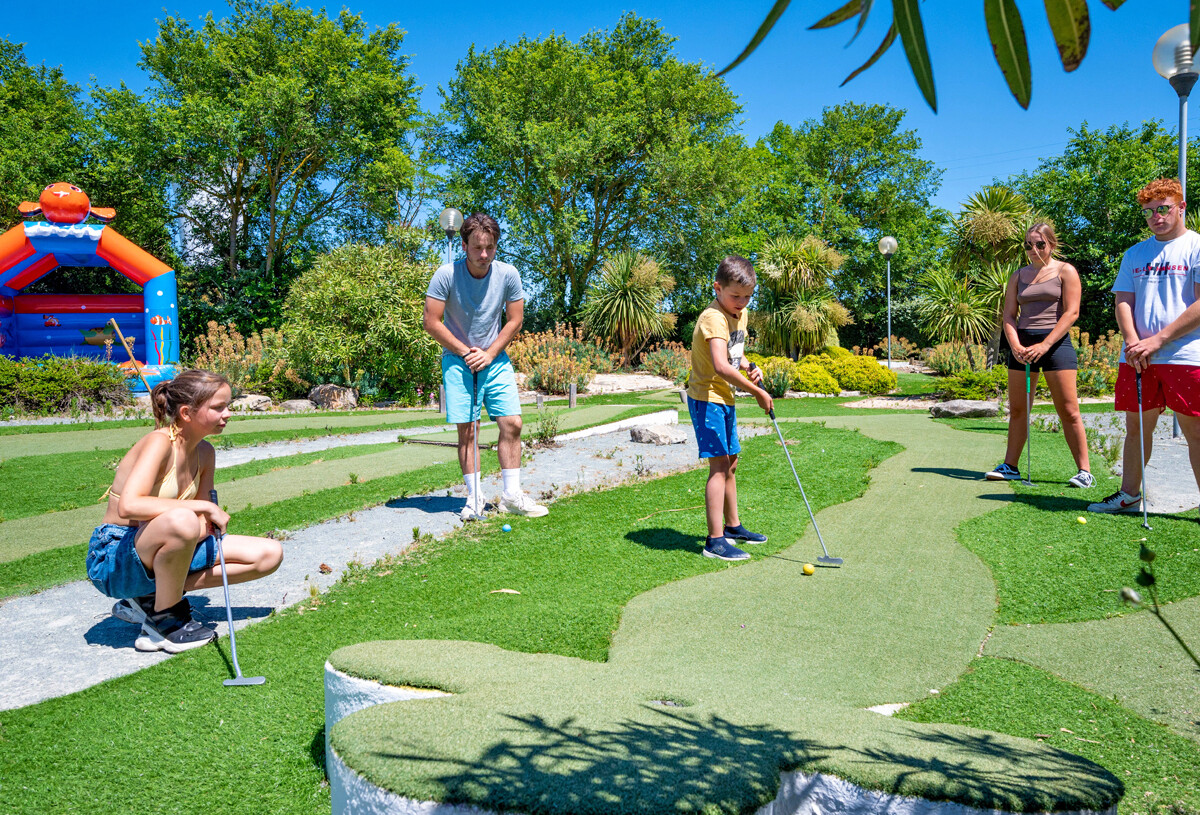 slider-4_gp-mini-golf-8817256_0.jpg